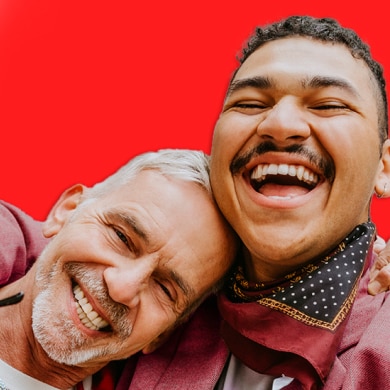 par, der har det sjovt og viser deres smi