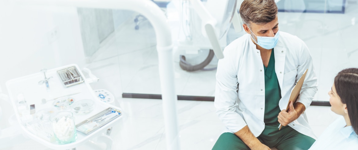 Tandlæge og hans patient.  